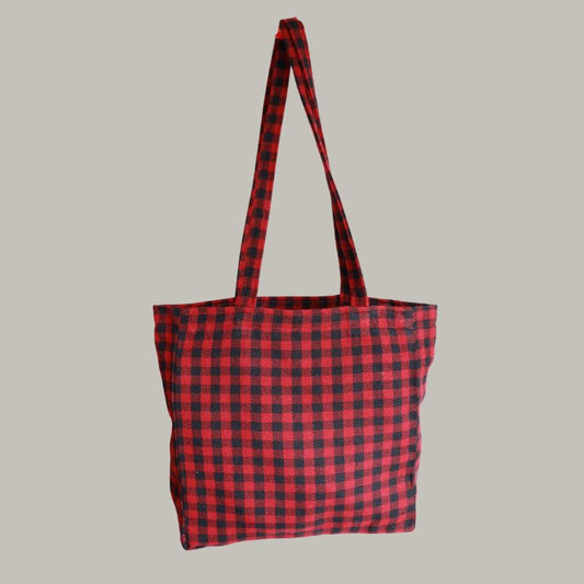 Tote in red