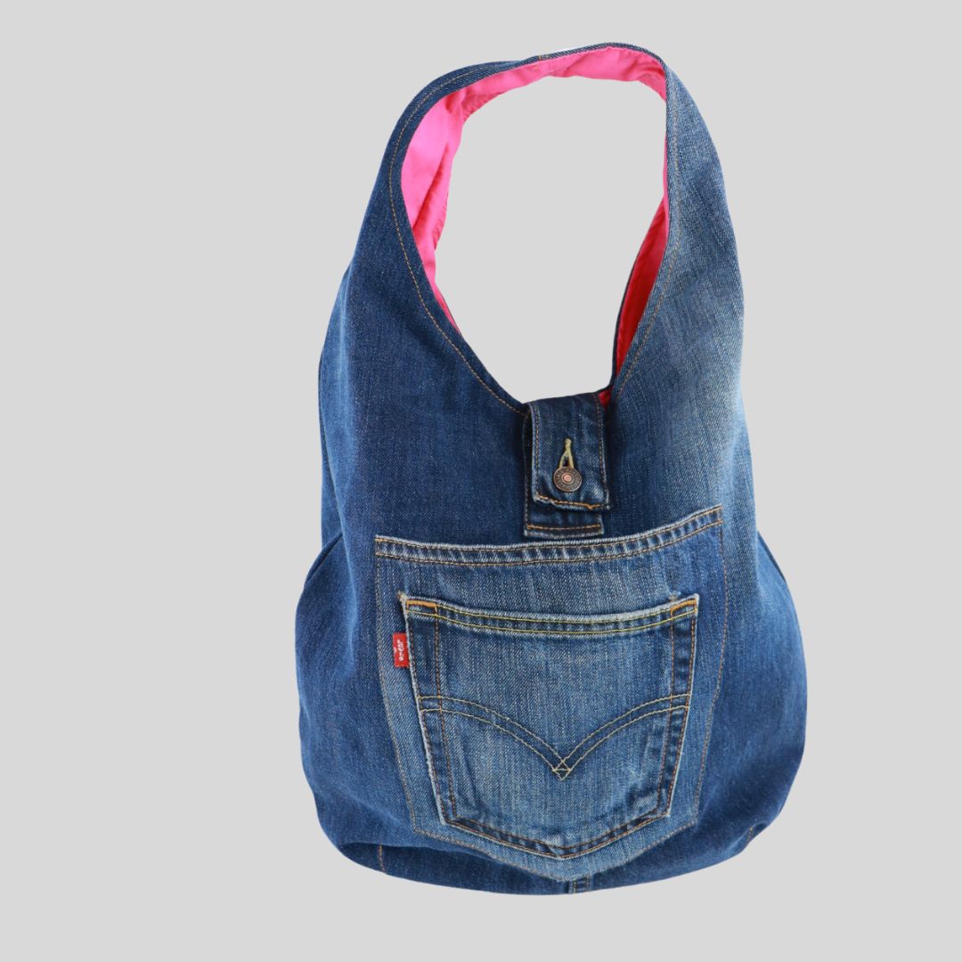 DBJ05 - JULIE - Levi Strauss