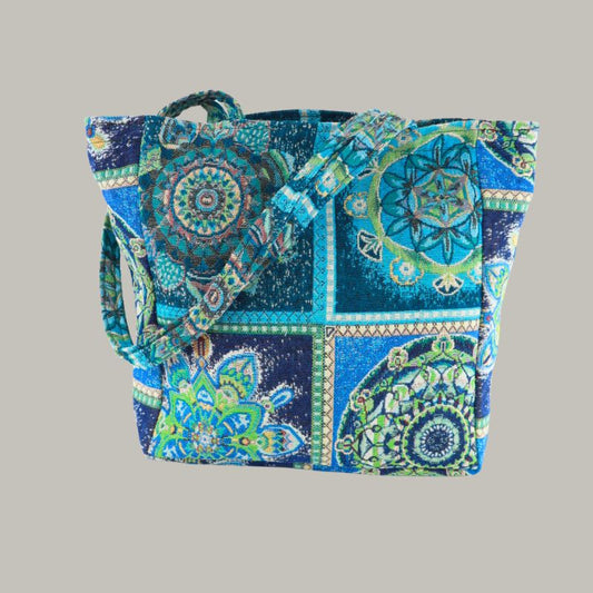 Tote in tapestry